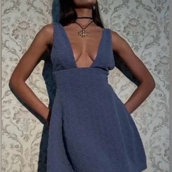 WeWoreWhat Blue Plunge Neck A-Line Sundress - Picture 3 of 15